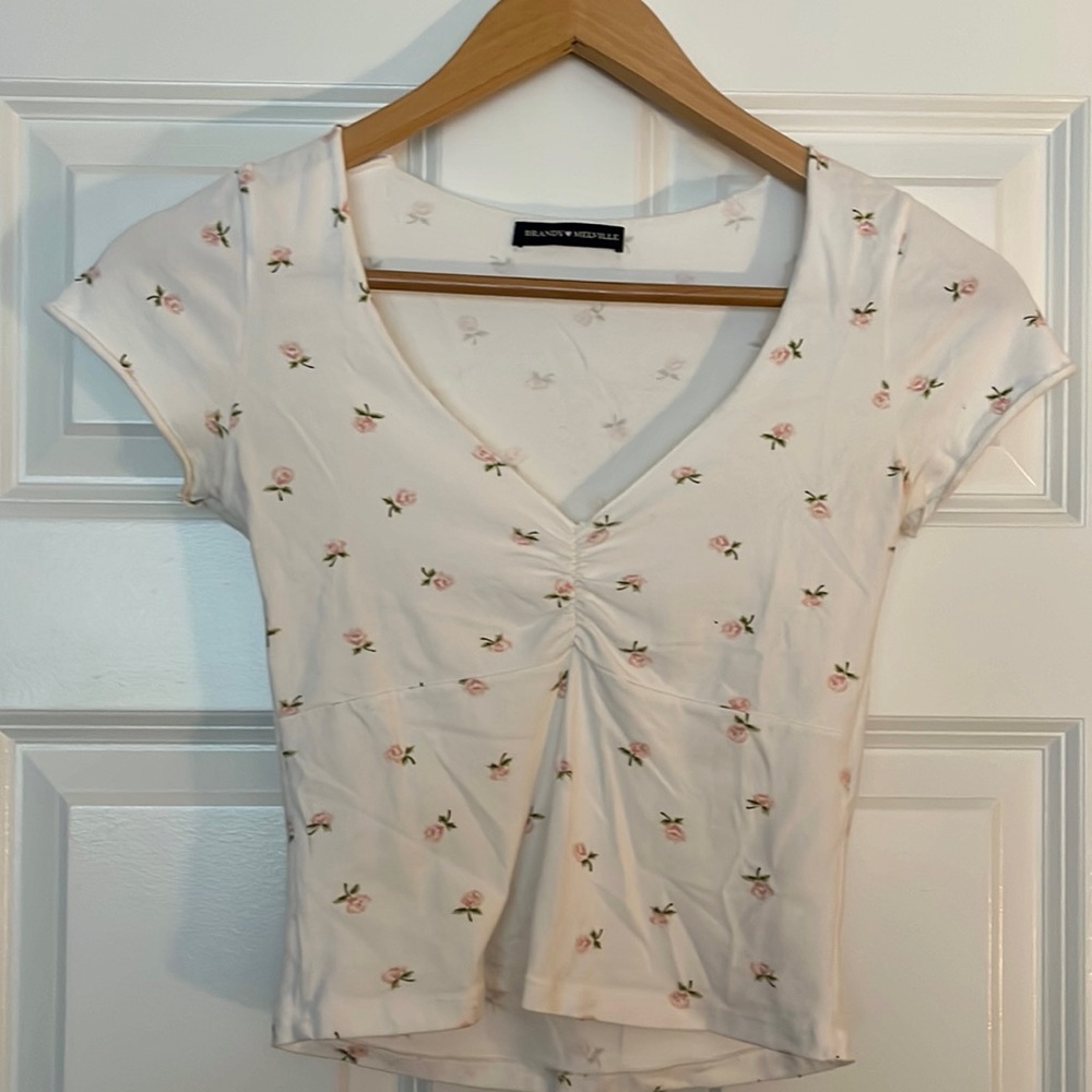 Brandy Melville short sleeve shirt